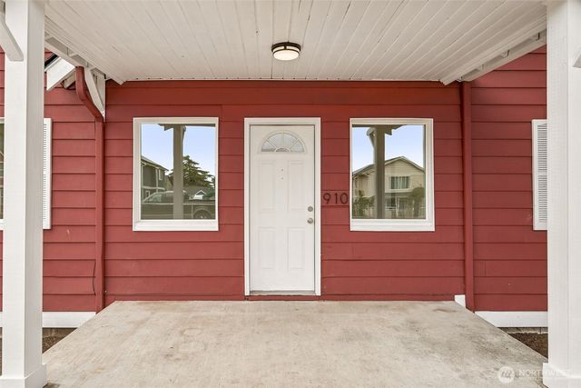 910 E 60th Street, Tacoma, WA 98404