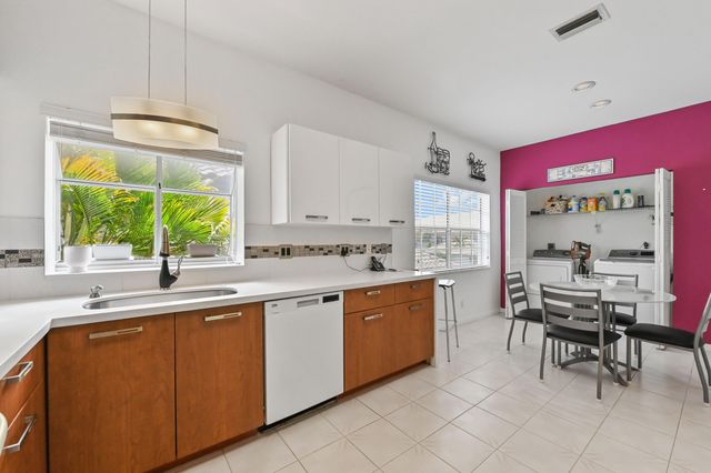11618 Briarwood Circle 4, Boynton Beach, FL 33437