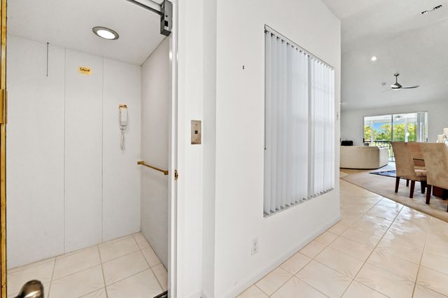 11618 Briarwood Circle 4, Boynton Beach, FL 33437