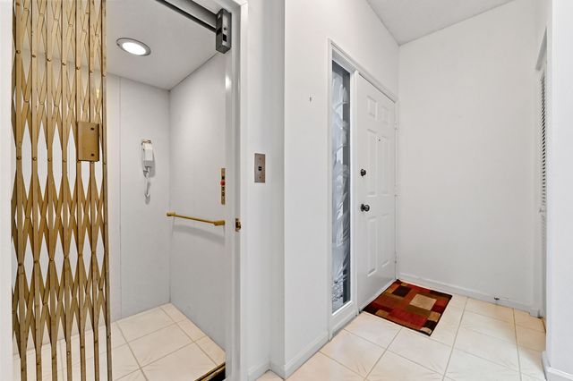 11618 Briarwood Circle 4, Boynton Beach, FL 33437