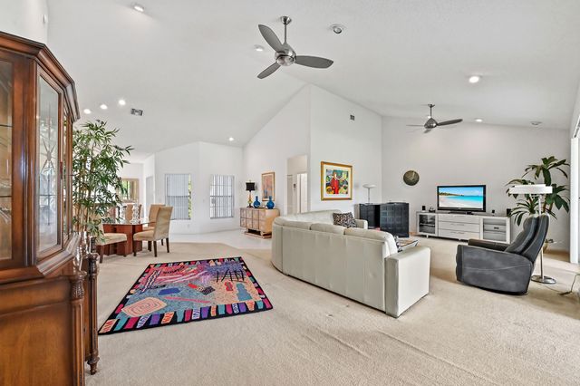 11618 Briarwood Circle 4, Boynton Beach, FL 33437