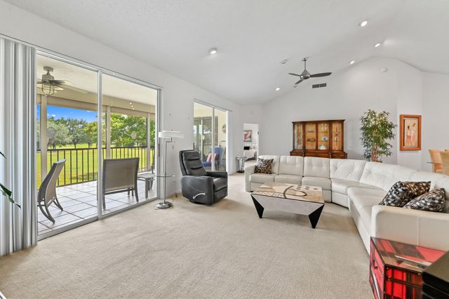 11618 Briarwood Circle 4, Boynton Beach, FL 33437