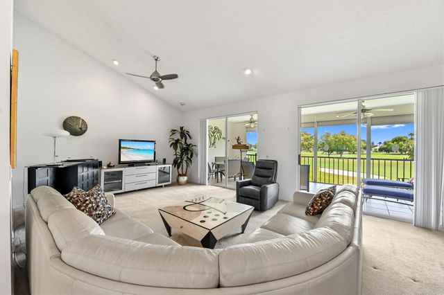 11618 Briarwood Circle 4, Boynton Beach, FL 33437