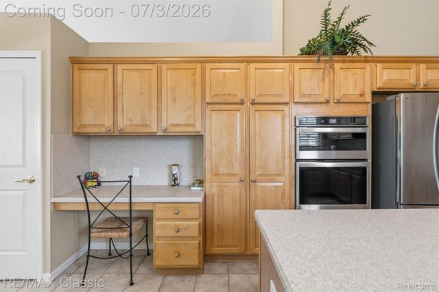 16934 Lochmoor Circle W, Northville Township, MI 48168