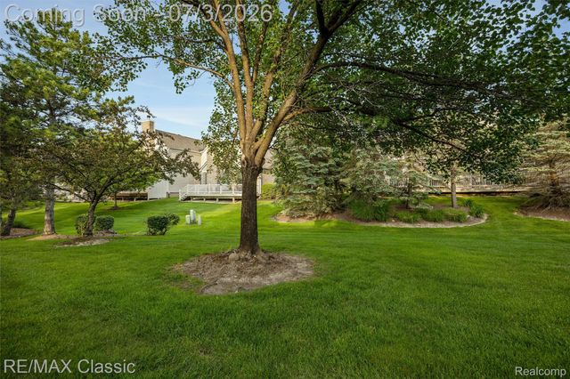 16934 Lochmoor Circle W, Northville Township, MI 48168