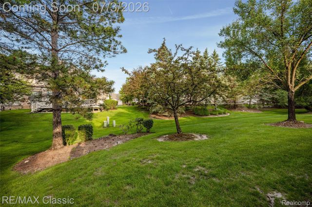 16934 Lochmoor Circle W, Northville Township, MI 48168