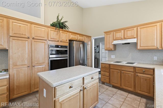 16934 Lochmoor Circle W, Northville Township, MI 48168