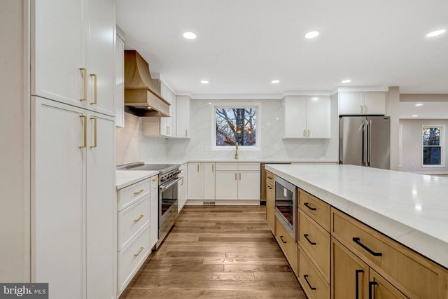 5203 MORNINGTON CT, Fairfax, VA 22032