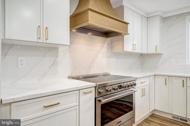 5203 MORNINGTON CT, Fairfax, VA 22032