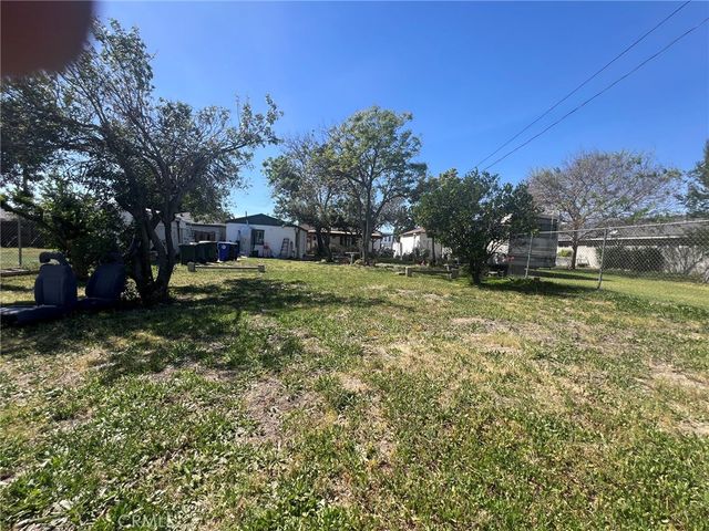 8323 Emerald Avenue, Fontana, CA 92335