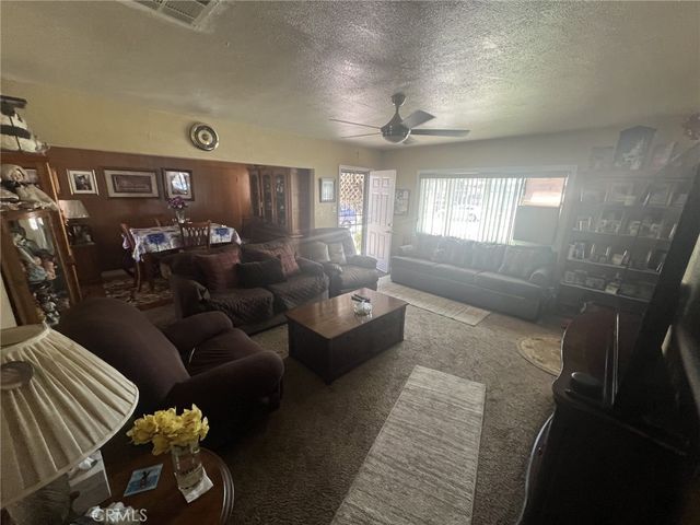 8323 Emerald Avenue, Fontana, CA 92335