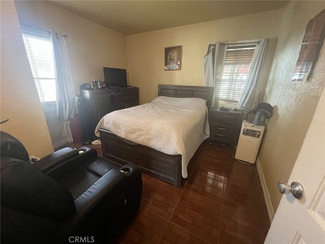 8323 Emerald Avenue, Fontana, CA 92335