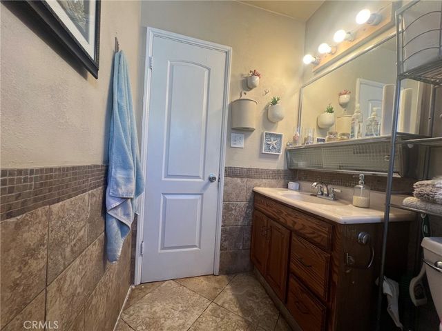 8323 Emerald Avenue, Fontana, CA 92335