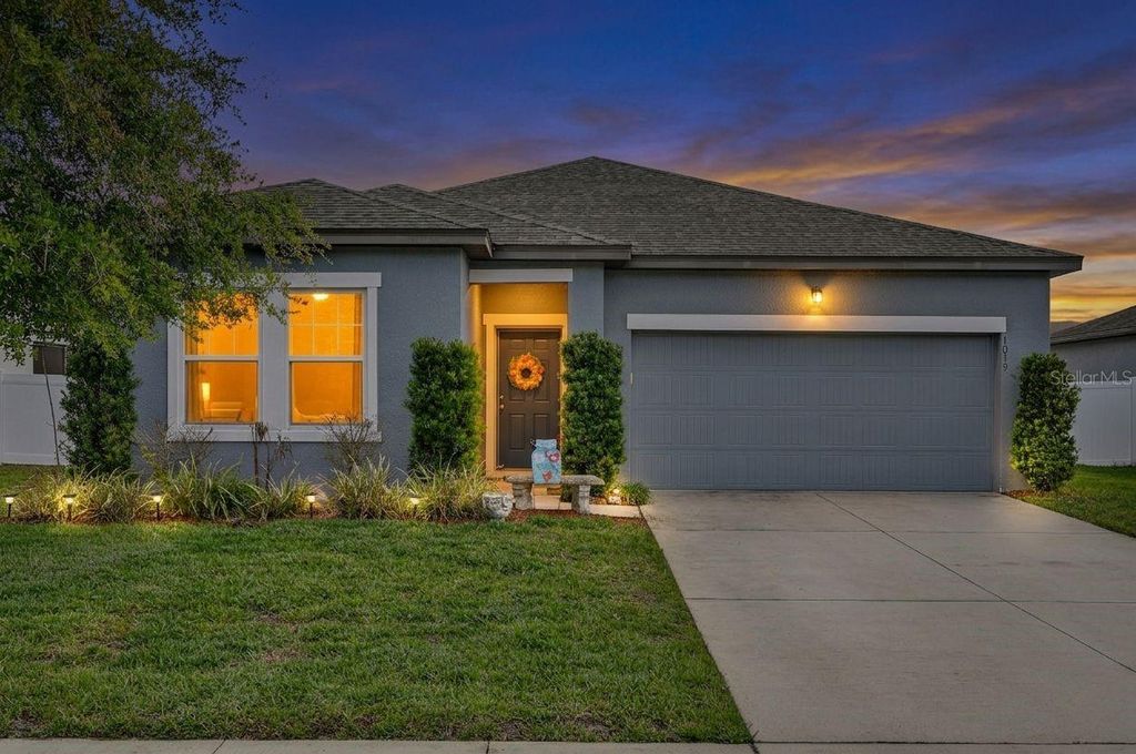 1019 LANDING LANE, Deltona, FL 32738