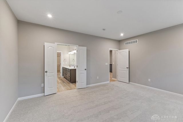 2619 Golden Leaf Drive, Beavercreek, OH 45431