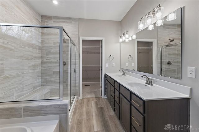 2619 Golden Leaf Drive, Beavercreek, OH 45431