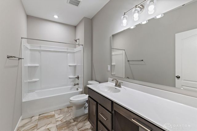 2619 Golden Leaf Drive, Beavercreek, OH 45431