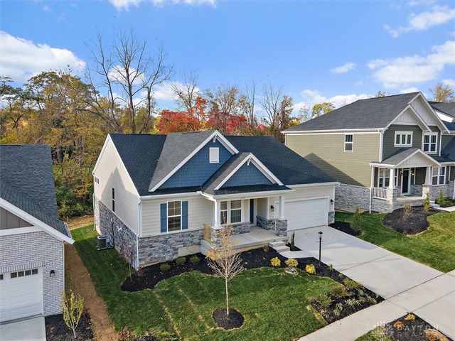 2619 Golden Leaf Drive, Beavercreek, OH 45431