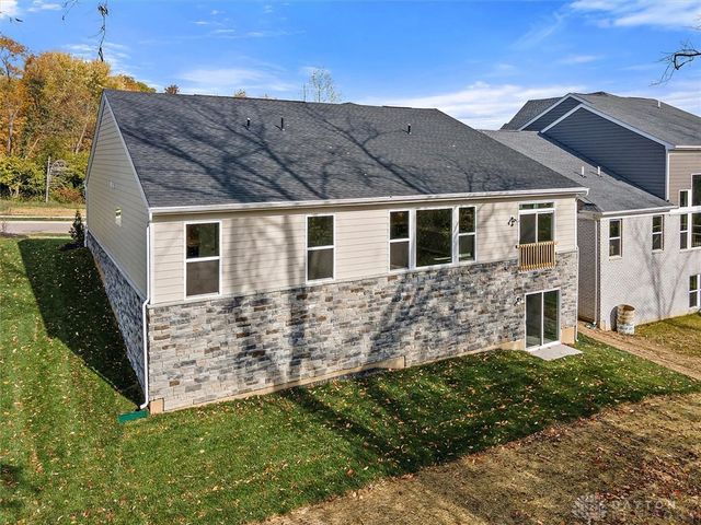 2619 Golden Leaf Drive, Beavercreek, OH 45431