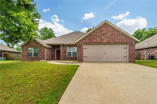 202 Camden Drive, Rogers, AR 72756