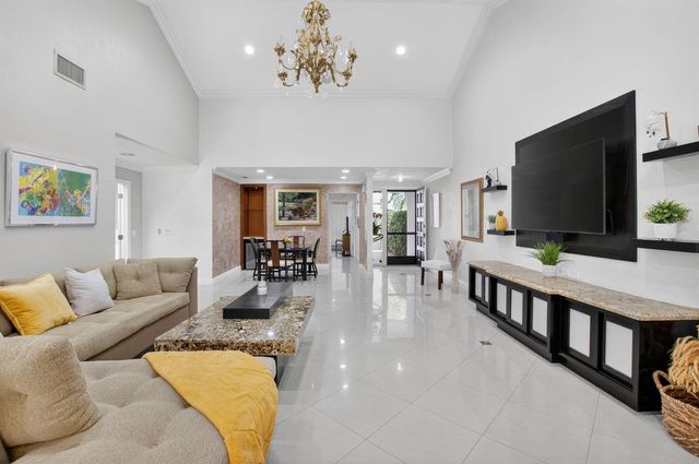 19950 Sawgrass Lane 5203, Boca Raton, FL 33434