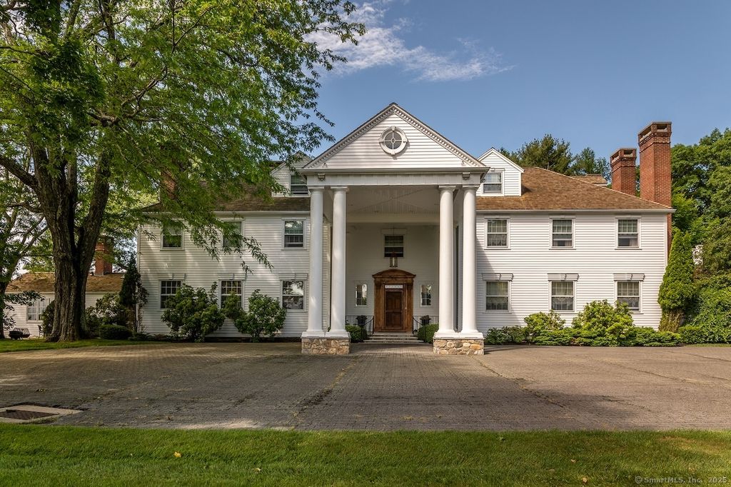 19 Seherr Thoss Drive, Litchfield, CT 06759