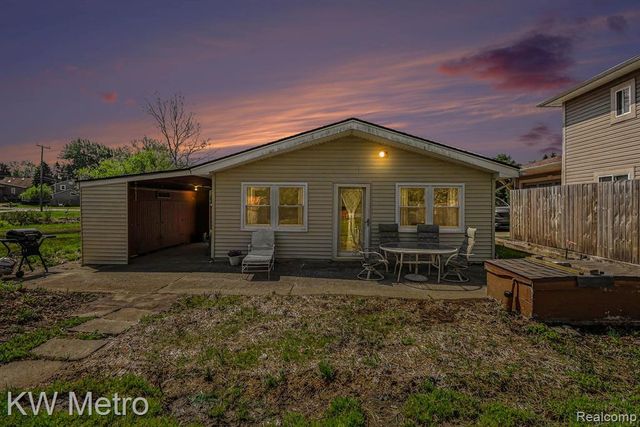 657 Dunleavy Drive, Highland, MI 48356