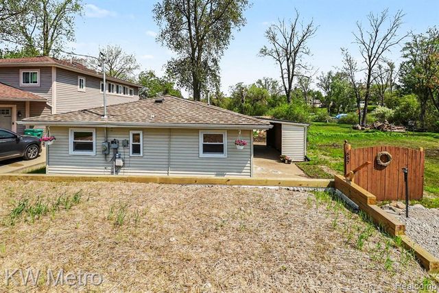 657 Dunleavy Drive, Highland, MI 48356