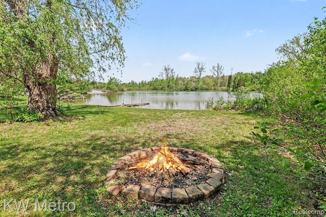 657 Dunleavy Drive, Highland, MI 48356