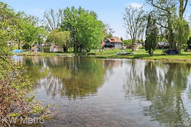 657 Dunleavy Drive, Highland, MI 48356