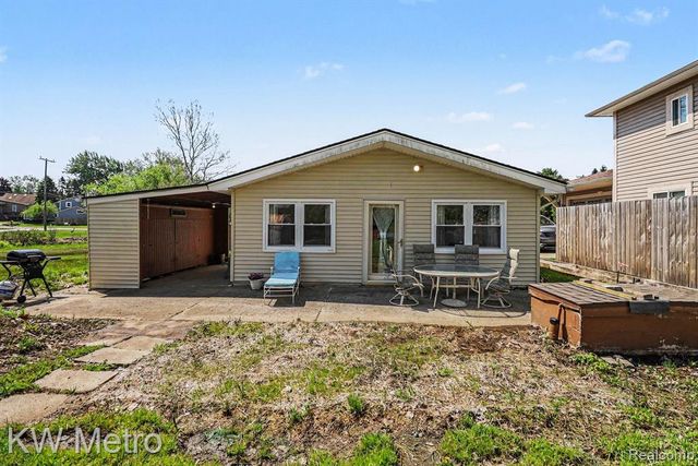 657 Dunleavy Drive, Highland, MI 48356