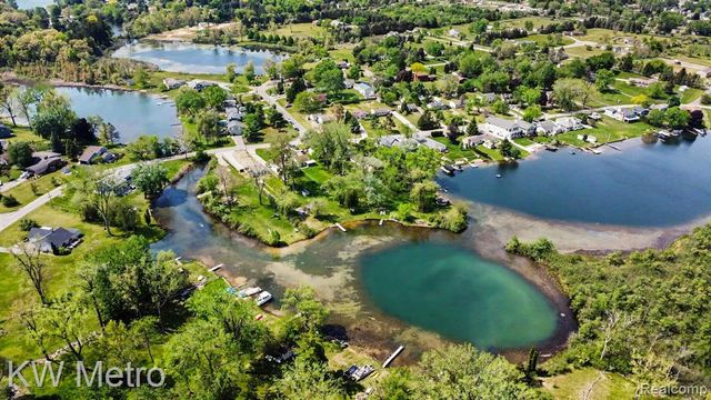 657 Dunleavy Drive, Highland, MI 48356