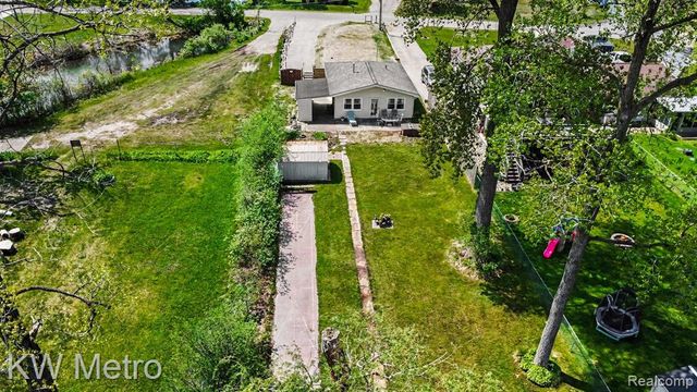 657 Dunleavy Drive, Highland, MI 48356