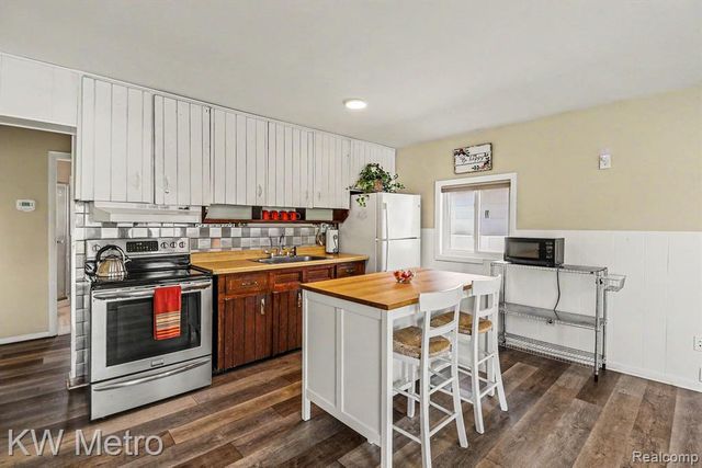 657 Dunleavy Drive, Highland, MI 48356