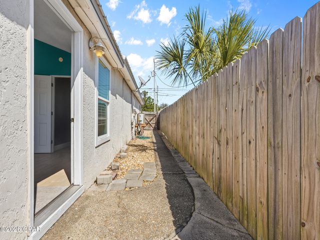 5601 Pinetree Avenue A, Panama City, FL 32408