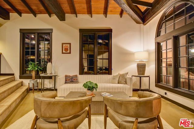 2570 Nichols Canyon Road, Los Angeles, CA 90046