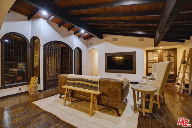 2570 Nichols Canyon Road, Los Angeles, CA 90046