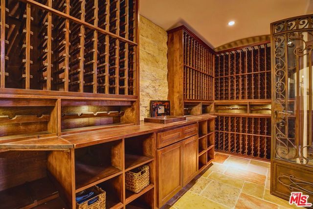 2570 Nichols Canyon Road, Los Angeles, CA 90046