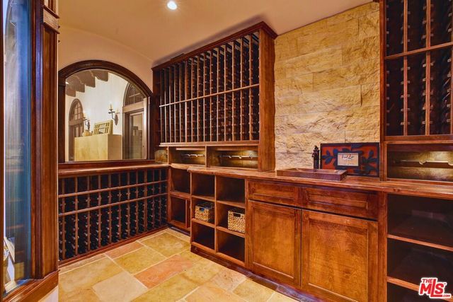 2570 Nichols Canyon Road, Los Angeles, CA 90046