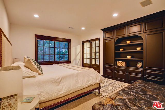 2570 Nichols Canyon Road, Los Angeles, CA 90046