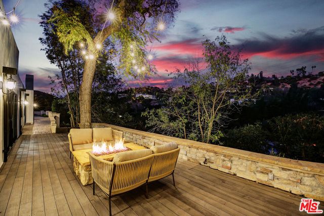 2570 Nichols Canyon Road, Los Angeles, CA 90046