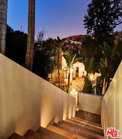 2570 Nichols Canyon Road, Los Angeles, CA 90046