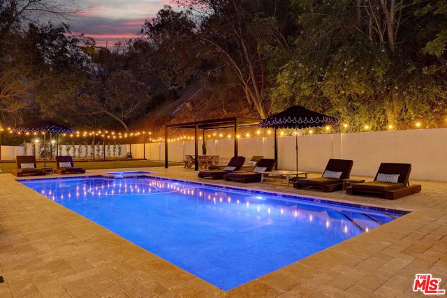 2570 Nichols Canyon Road, Los Angeles, CA 90046