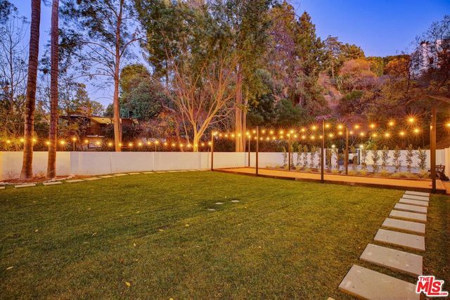 2570 Nichols Canyon Road, Los Angeles, CA 90046