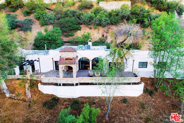 2570 Nichols Canyon Road, Los Angeles, CA 90046