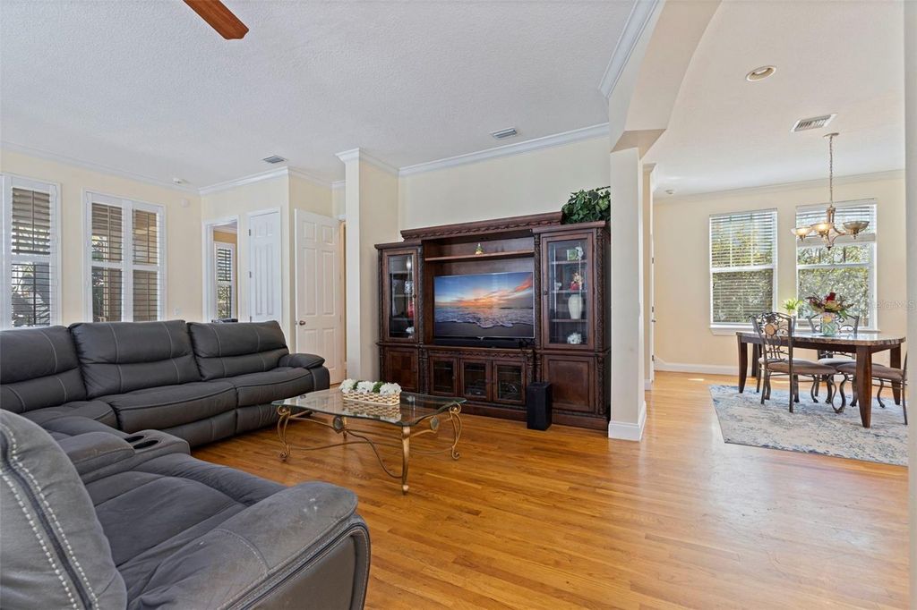 Image 12 of property listing at 3104 W FIELDER STREET, Tampa, FL 33611