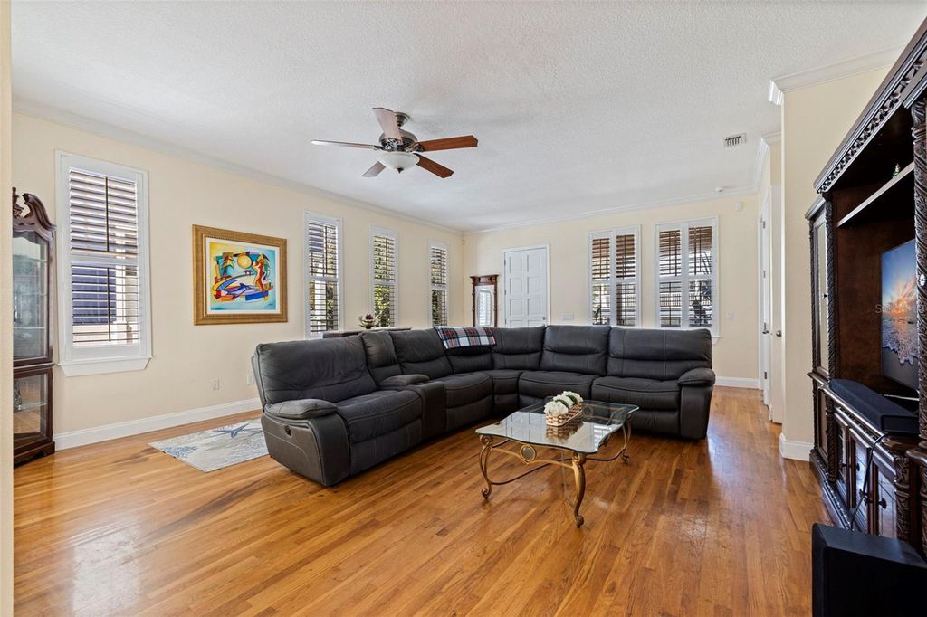 Image 13 of property listing at 3104 W FIELDER STREET, Tampa, FL 33611