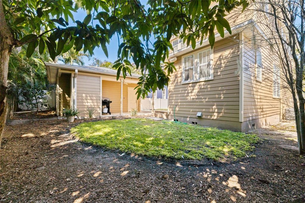 Image 42 of property listing at 3104 W FIELDER STREET, Tampa, FL 33611