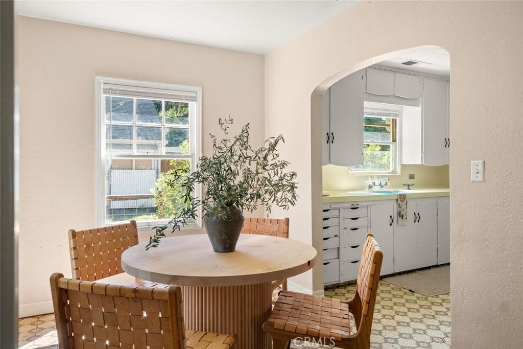 Image 9 of property listing at 1421 Hobart Street, Chico, CA 95926