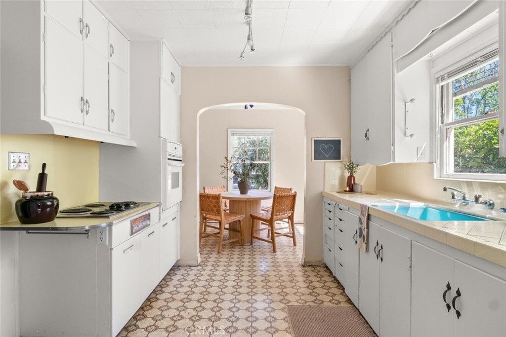 Image 10 of property listing at 1421 Hobart Street, Chico, CA 95926